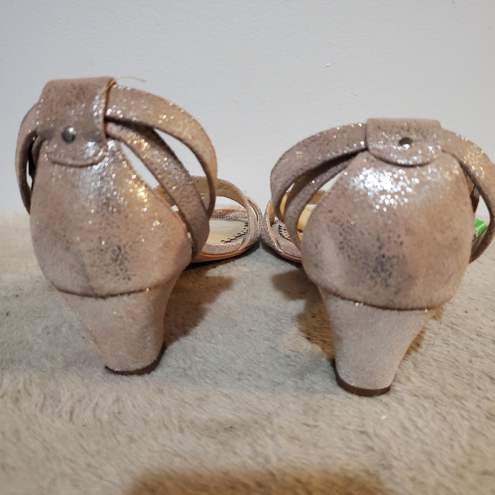 Farylrobin Metallic Sandals - Picture 3 of 6